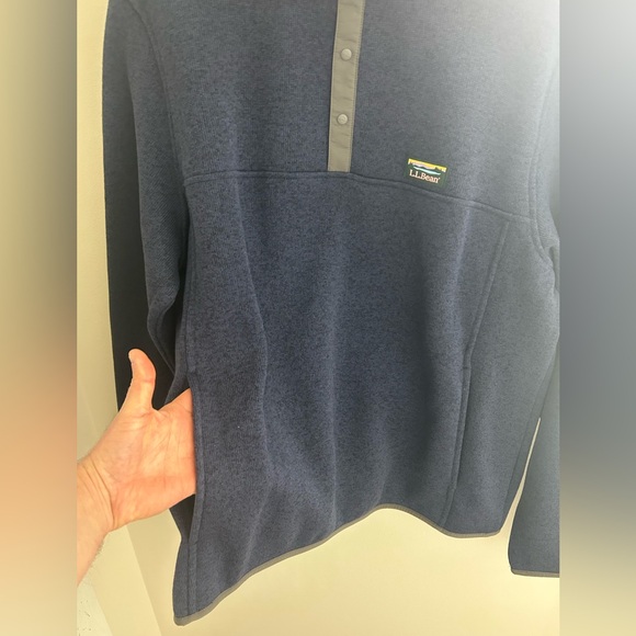 L.L. Bean Men’s Fleece Pullover Sweater Dark Blue Slightly Fitted Item ID 298050 - Picture 3 of 6